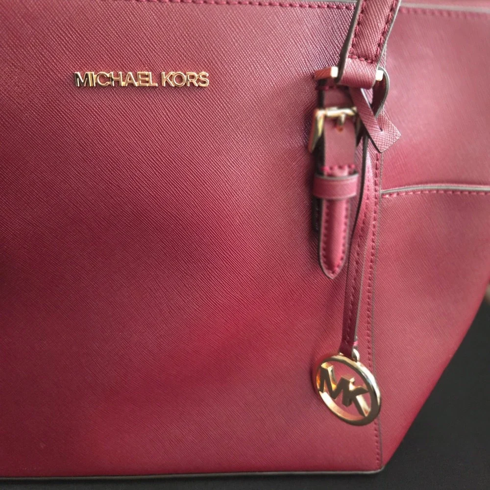 Michael Kors Charlotte Large Zip Tote Dark Cherry Saffiano Leather 35T0GCFT7L - Picture 2 of 10